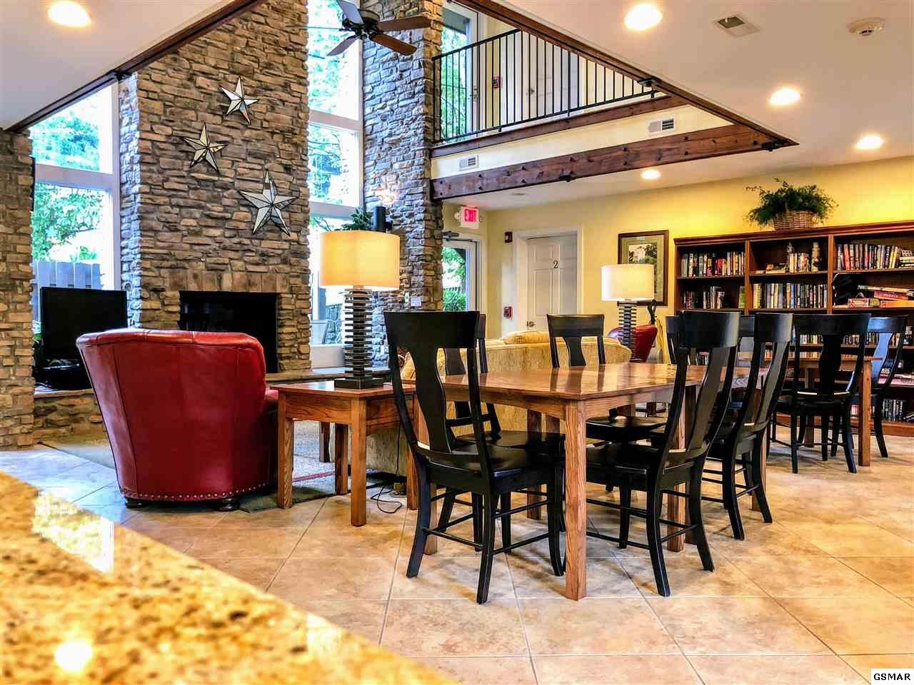 425 Stuart Ln, Gatlinburg, TN 37738